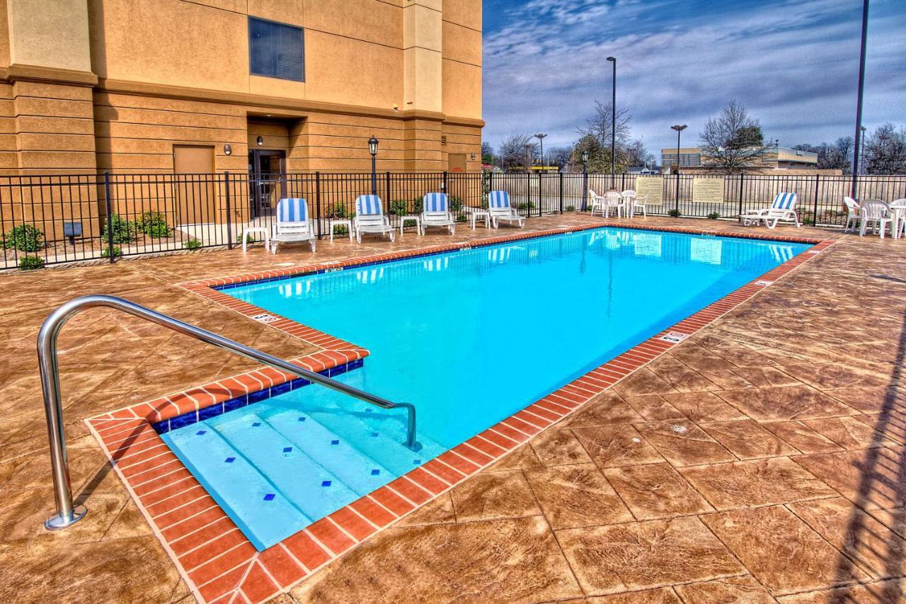 Hampton Inn Clarksdale, Ms Экстерьер фото